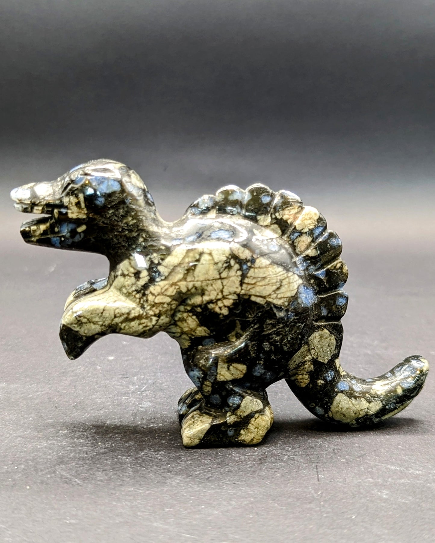 New! Que Sera Dino carving