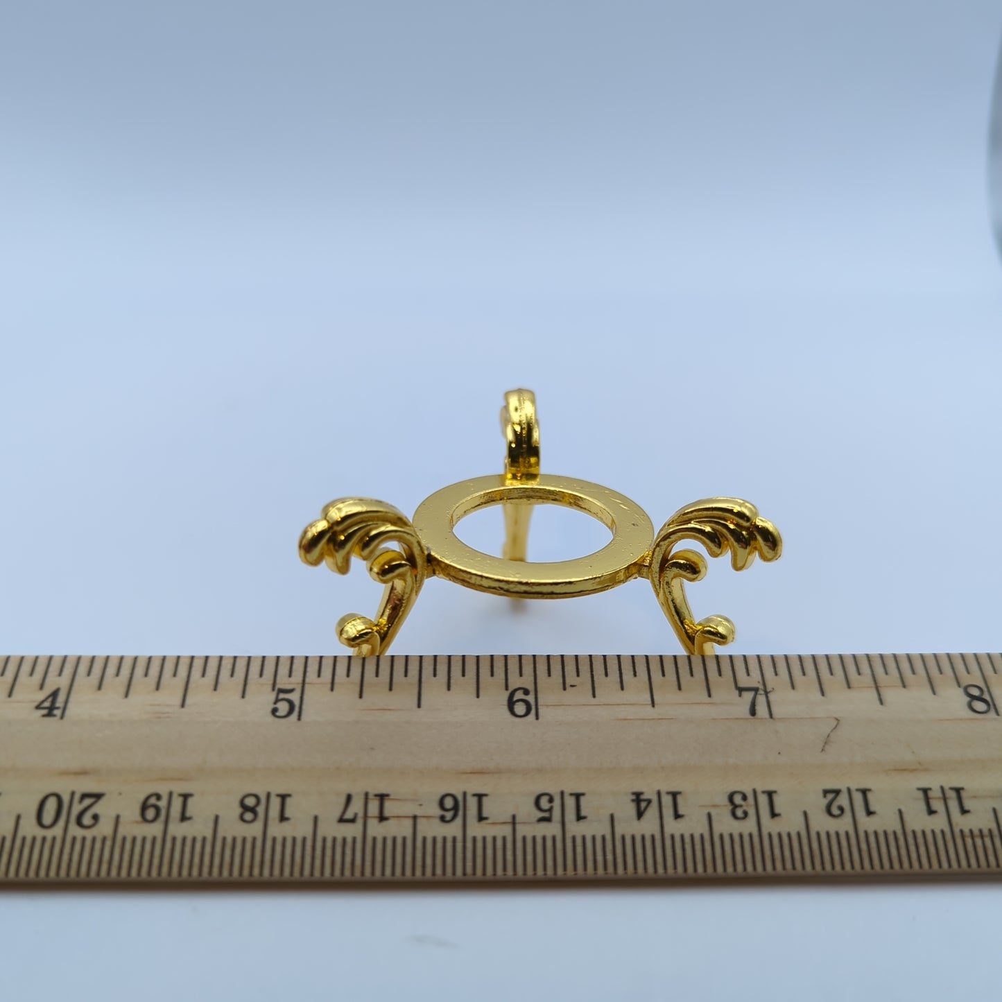 New! Sm. Sphere Stand (Gold)